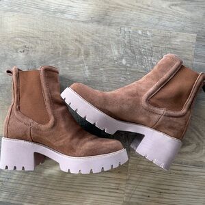 Dolce Vita Women's Tan Suede Ankle Boots size 7.5 wide